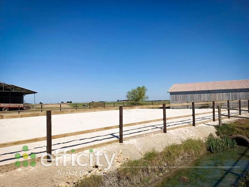 Maison - 270 m² - 11 pièces