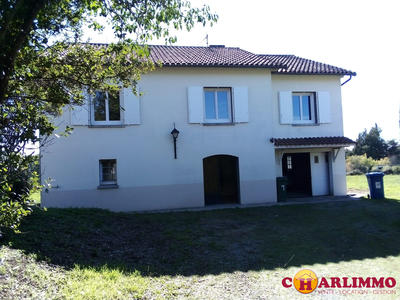 Maison traditionnelle - 147 m² - 4 pièces