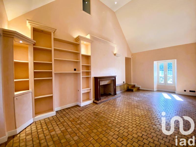 Maison - 360 m² - 9 pièces