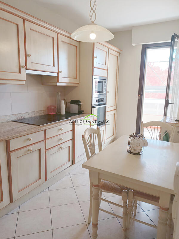 Appartement - 82 m² - 3 pièces