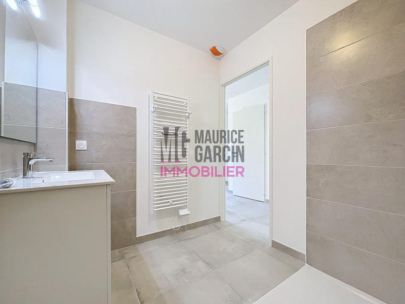 Appartement - 93 m² - 4 pièces