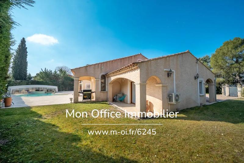 Maison - 233 m² - 7 pièces
