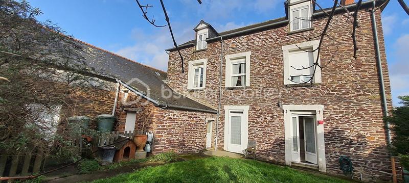 Maison de ville - 200 m² - 10 pièces