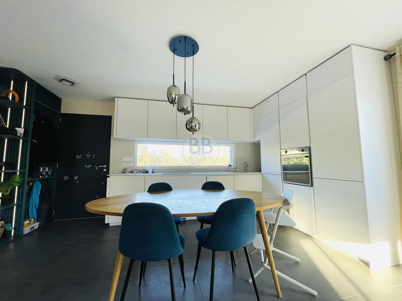 Villa - 90 m² - 4 pièces