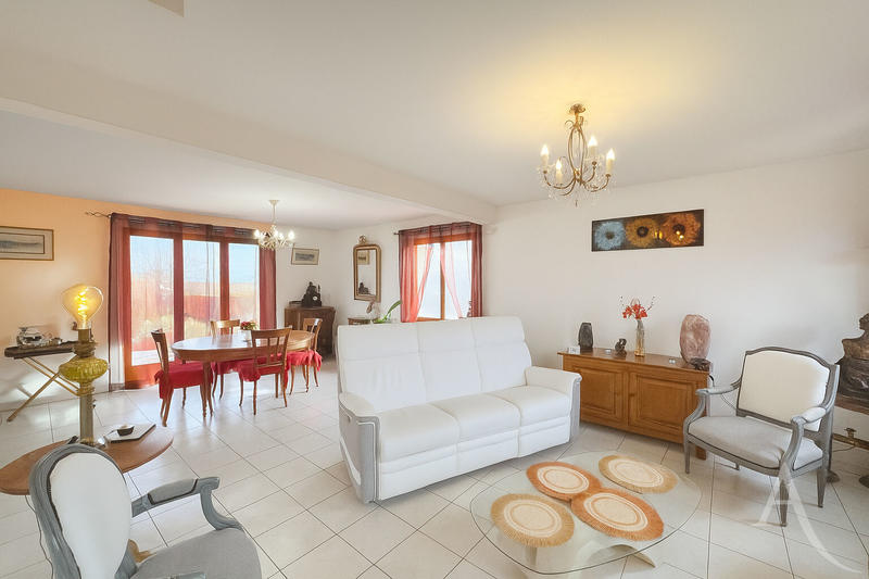 Maison - 144 m² - 7 pièces