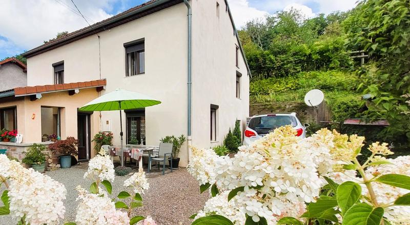 Demeure - 100 m² - 5 pièces