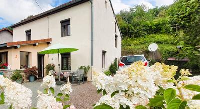 Demeure - 100 m² - 5 pièces