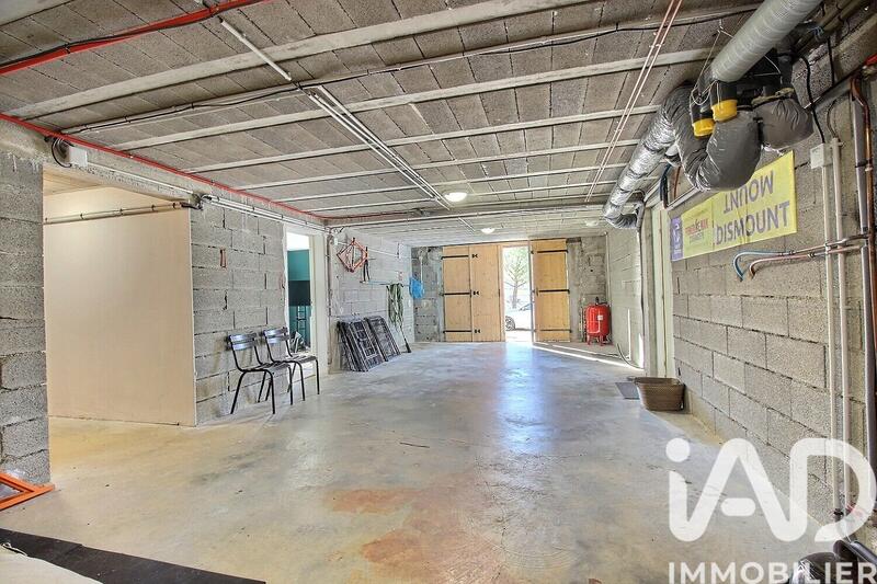 Maison - 237 m² - 8 pièces