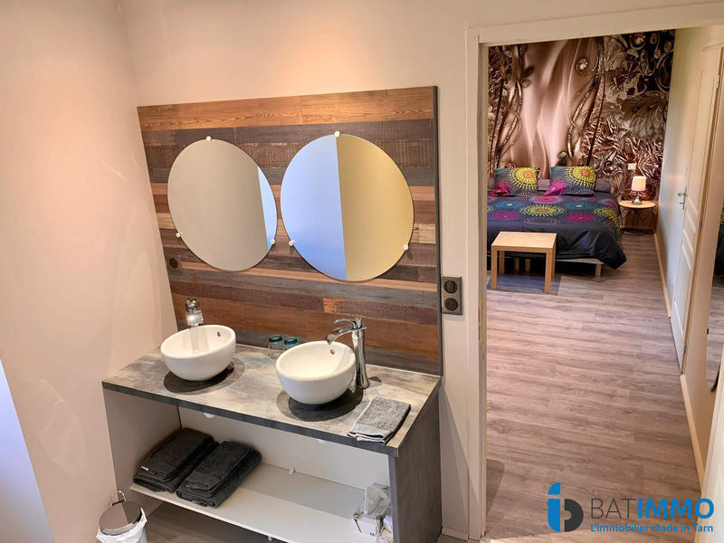 Maison - 820 m² - 18 pièces