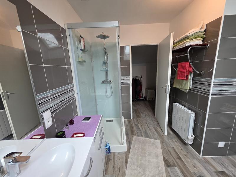 Maison - 245 m² - 9 pièces