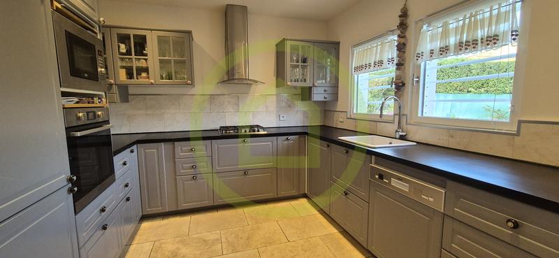 Maison - 96 m² - 4 pièces