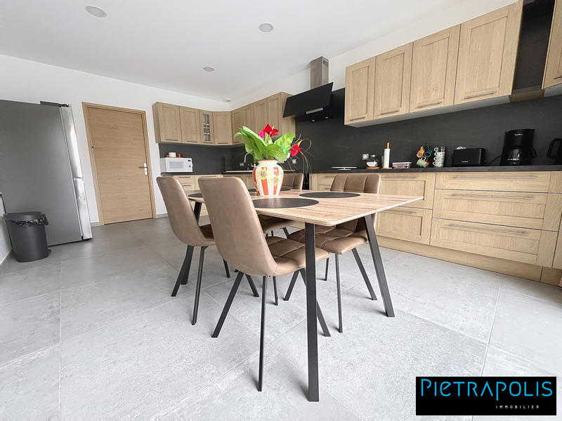 Maison - 138 m² - 6 pièces