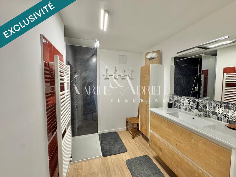 Maison - 216 m² - 7 pièces