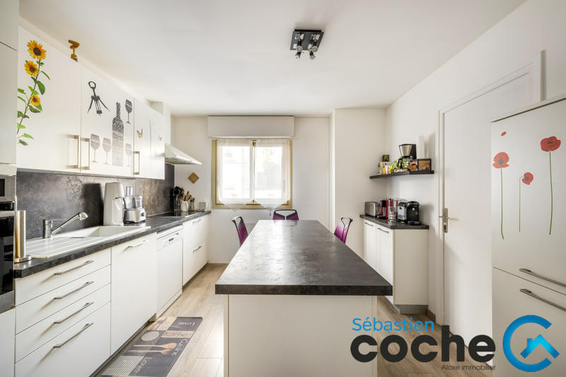 Appartement - 111 m² - 4 pièces