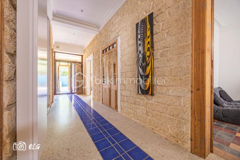 Demeure - 240 m² - 7 pièces