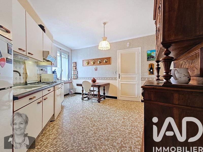 Maison - 228 m² - 8 pièces