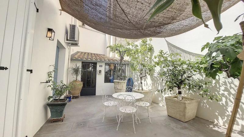 Maison - 347 m² - 11 pièces