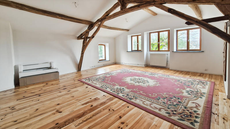 Maison - 242 m² - 9 pièces