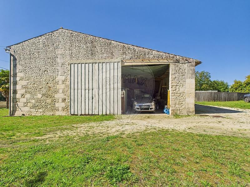 Maison en pierre - 333 m² - 9 pièces