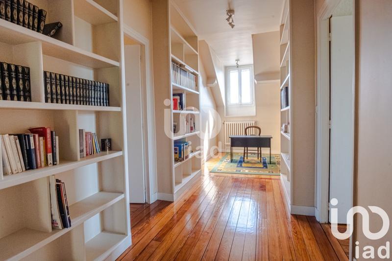 Maison - 165 m² - 9 pièces