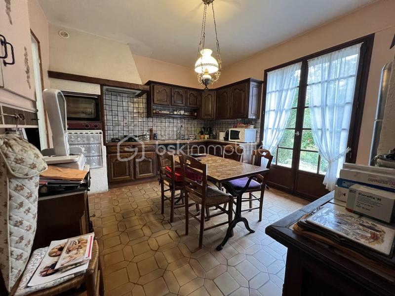 Maison - 232 m² - 8 pièces