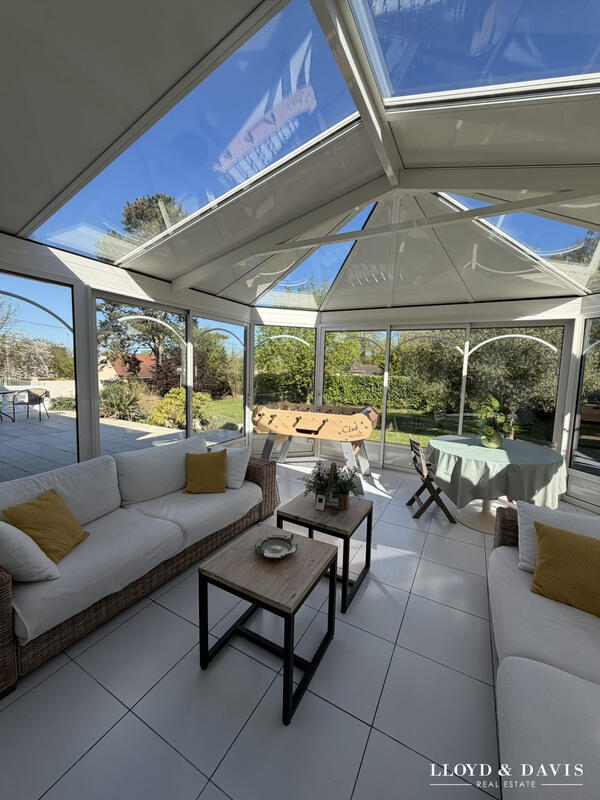 Maison - 185 m² - 8 pièces