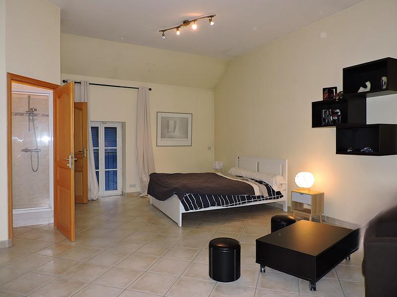 Maison - 329 m² - 12 pièces