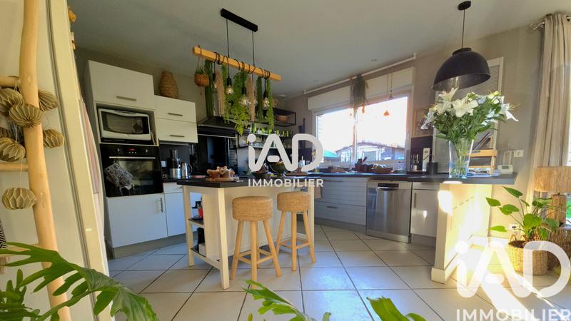 Maison - 166 m² - 6 pièces