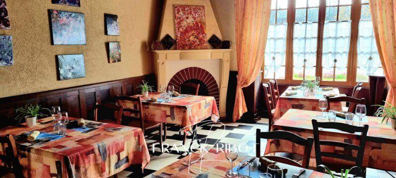 Local commercial - 738 m² - 37 pièces