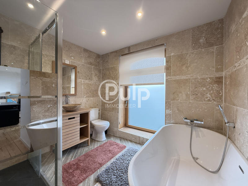 Maison - 300 m² - 9 pièces