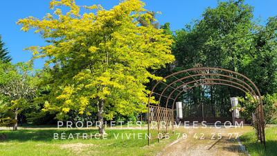 Maison - 215 m² - 7 pièces