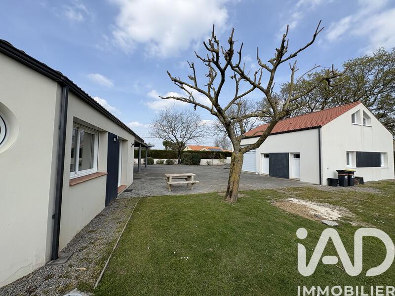 Maison - 195 m² - 6 pièces