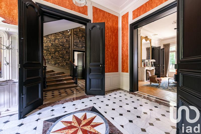 Maison - 327 m² - 10 pièces