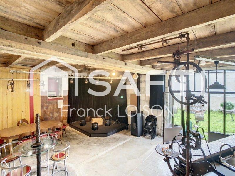 Maison - 203 m² - 7 pièces