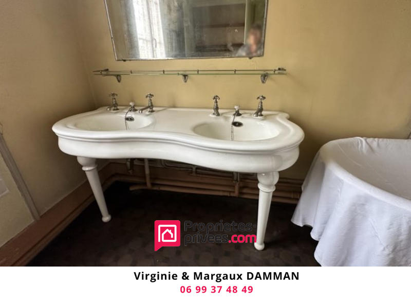 Maison - 286 m² - 13 pièces