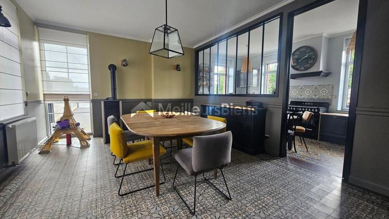 Maison - 227 m² - 9 pièces