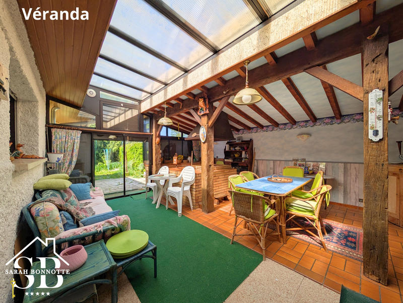 Maison - 334 m² - 10 pièces