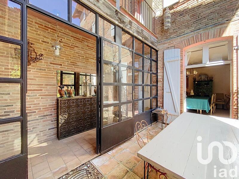 Maison - 392 m² - 10 pièces