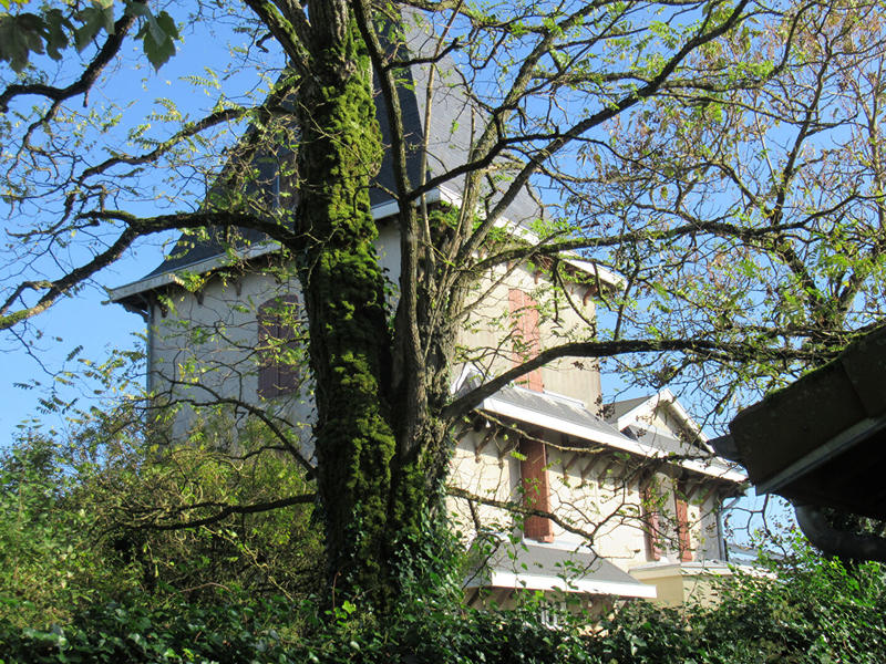 Maison - 236 m² - 8 pièces