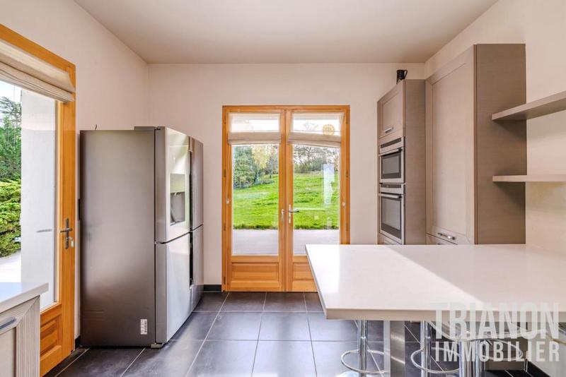 Maison - 326 m² - 7 pièces