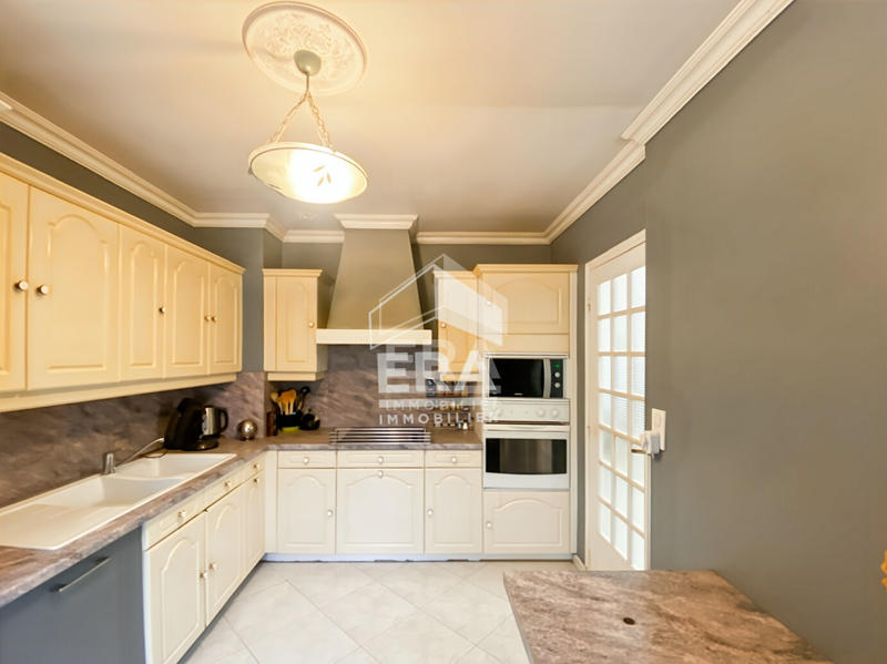 Maison - 143 m² - 6 pièces