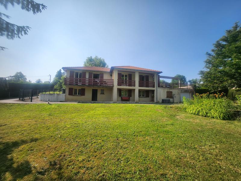 Maison - 143 m² - 8 pièces