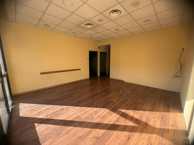Local commercial - 79 m² - 3 pièces