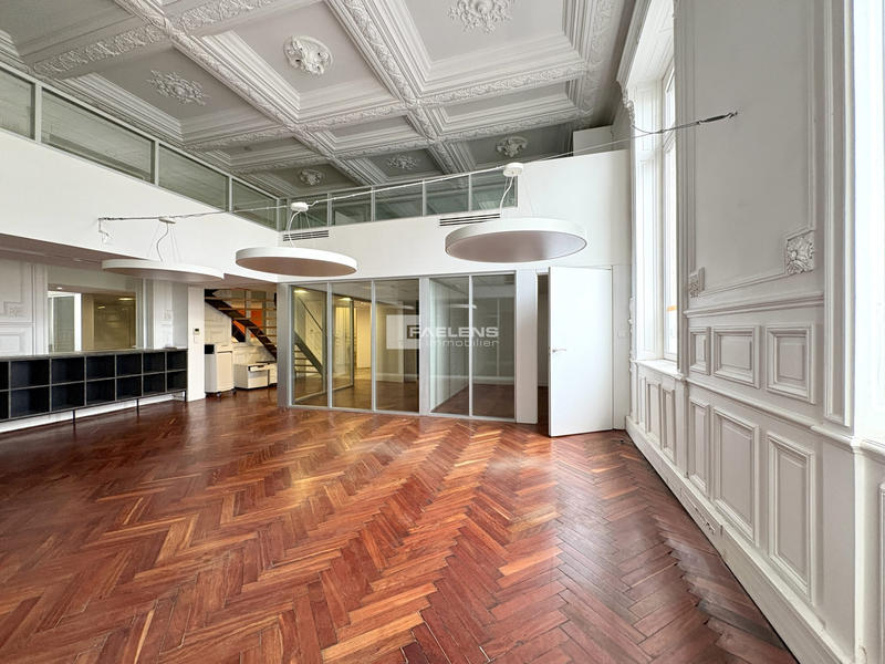 Bureau - 220 m²