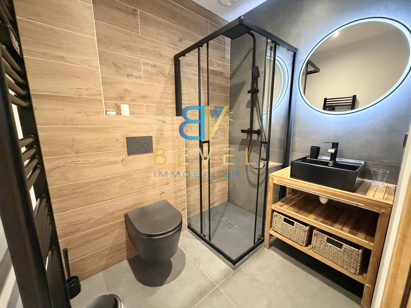 Châlet - 299 m² - 12 pièces