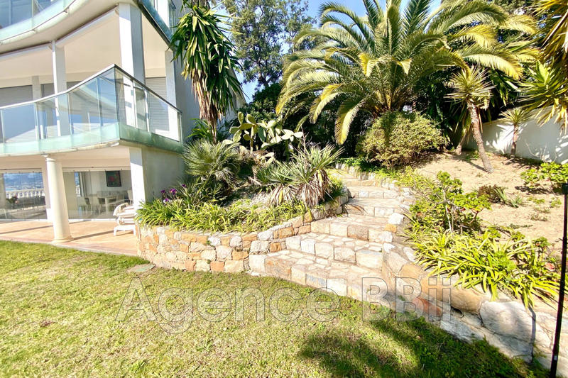 Villa - 320 m² - 6 pièces