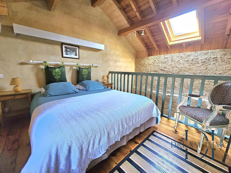 Maison - 565 m² - 15 pièces