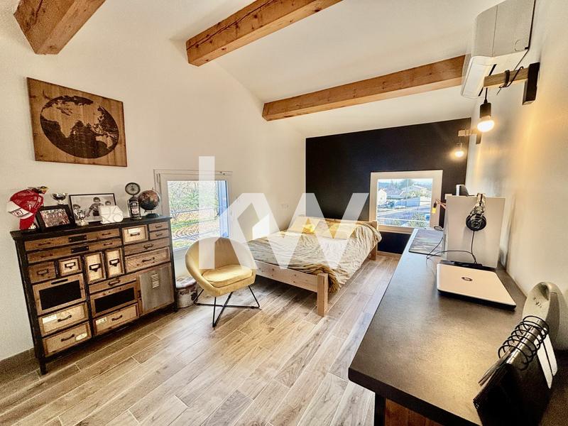Maison - 180 m² - 5 pièces