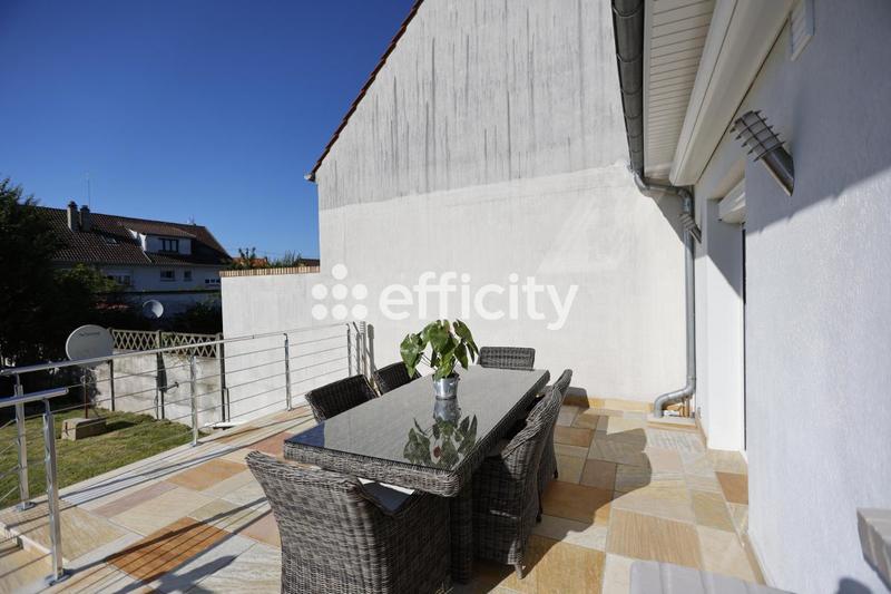 Maison - 195 m² - 5 pièces