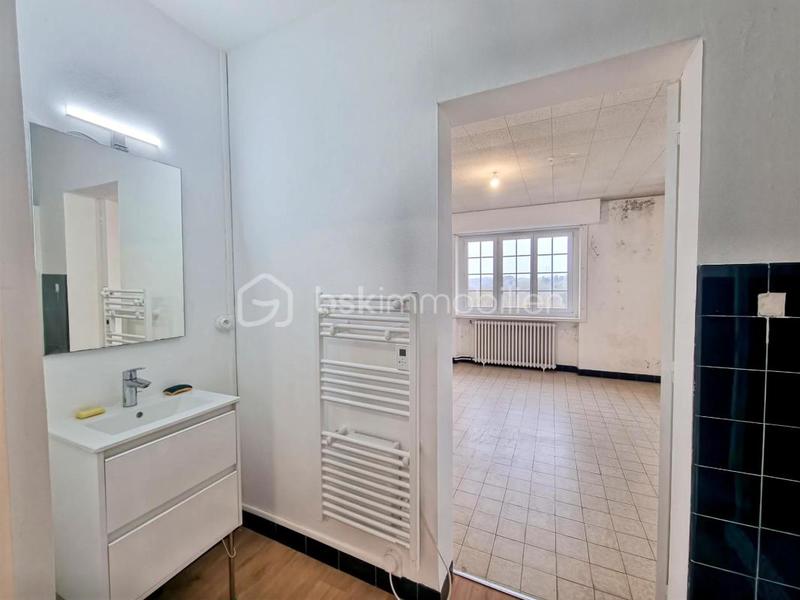 Maison - 270 m² - 9 pièces